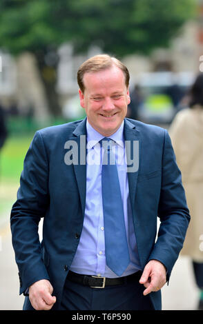 Charlie Elphiicke MP (Con: Dover) College Green, Westminster, London Stockfoto