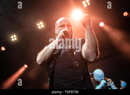 Oslo, Norwegen. 01 Mai, 2019. Norwegen, Oslo - Mai 1, 2019. Die amerikanische metal band Gestört führt ein Live Konzert in Sentrum Scene in Oslo. Hier Sänger David Draiman live auf der Bühne zu sehen ist. (Foto: Gonzales Foto/Alamy leben Nachrichten Stockfoto