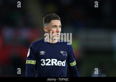 Swansea, Großbritannien. 01 Mai, 2019. Harry Wilson von Derby County an schaut. EFL Skybet Meisterschaft übereinstimmen, Swansea City v Derby County in der Liberty Stadium in Swansea, Südwales am Mi 1. Mai 2019. Dieses Bild dürfen nur für redaktionelle Zwecke verwendet werden. Nur die redaktionelle Nutzung, eine Lizenz für die gewerbliche Nutzung erforderlich. Keine Verwendung in Wetten, Spiele oder einer einzelnen Verein/Liga/player Publikationen. pic von Andrew Obstgarten/Andrew Orchard sport Fotografie/Alamy Live news Credit: Andrew Orchard sport Fotografie/Alamy leben Nachrichten Stockfoto