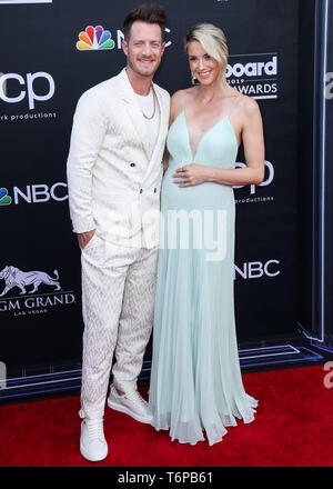 Las Vegas, USA. 01 Mai, 2019. LAS VEGAS, Nevada, USA - Mai 01: Tyler Hubbard von Florida Georgia Linie und Hayley Stommel kommen an der 2019 Billboard Music Awards im MGM Grand Garden Arena am 1. Mai 2019 in Las Vegas, Nevada, USA. (Foto von Xavier Collin/Image Press Agency) Quelle: Bild Presse Agentur/Alamy leben Nachrichten Stockfoto