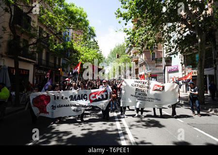 Barcelona, Espanha. 01 Mai, 2019. Tausend Menschen hatten auffällig wurde am Morgen des 1. Mai im Stadtteil Sants Rubrik Spanien Platz vor Hotel Plaza Catalonia protestieren für die schlechten Bedingungen der Arbeit ihrer Mitarbeiterinnen und Mitarbeiter. Barcelona 2019 Mai 1. Credit: Nicolò Ongaro/FotoArena/Alamy leben Nachrichten Stockfoto