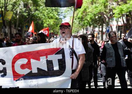 Barcelona, Espanha. 01 Mai, 2019. Tausend Menschen hatten auffällig wurde am Morgen des 1. Mai im Stadtteil Sants Rubrik Spanien Platz vor Hotel Plaza Catalonia protestieren für die schlechten Bedingungen der Arbeit ihrer Mitarbeiterinnen und Mitarbeiter. Barcelona 2019 Mai 1. Credit: Nicolò Ongaro/FotoArena/Alamy leben Nachrichten Stockfoto