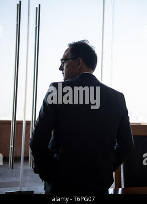 Mexiko Stadt, Mexiko. 02 Mai, 2019. Heiko Maas (SPD), Außenminister der Bundesrepublik Deutschland, wartet auf der mexikanische Außenminister Ebrard im Außenministerium in der mexikanischen Hauptstadt. Die Maas Reise nach Lateinamerika ist der Auftakt zu einer politischen und wirtschaftlichen offensive Beziehungen zu dem Kontinent wieder zu stärken. Credit: Fabian Sommer/dpa/Alamy leben Nachrichten Stockfoto