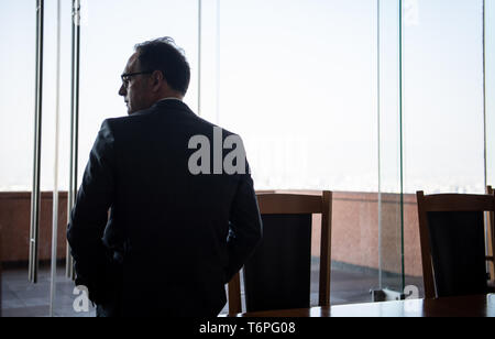 Mexiko Stadt, Mexiko. 02 Mai, 2019. Heiko Maas (SPD), Außenminister der Bundesrepublik Deutschland, wartet auf der mexikanische Außenminister Ebrard im Außenministerium in der mexikanischen Hauptstadt. Die Maas Reise nach Lateinamerika ist der Auftakt zu einer politischen und wirtschaftlichen offensive Beziehungen zu dem Kontinent wieder zu stärken. Credit: Fabian Sommer/dpa/Alamy leben Nachrichten Stockfoto