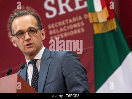 Mexiko Stadt, Mexiko. 02 Mai, 2019. Heiko Maas (SPD), Außenminister der Bundesrepublik Deutschland, gibt eine Pressekonferenz im Außenministerium in der mexikanischen Hauptstadt. Die Maas Reise nach Lateinamerika ist der Auftakt zu einer politischen und wirtschaftlichen offensive Beziehungen zu dem Kontinent wieder zu stärken. Credit: Fabian Sommer/dpa/Alamy leben Nachrichten Stockfoto