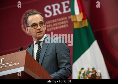 Mexiko Stadt, Mexiko. 02 Mai, 2019. Heiko Maas (SPD), Außenminister der Bundesrepublik Deutschland, gibt eine Pressekonferenz im Außenministerium in der mexikanischen Hauptstadt. Die Maas Reise nach Lateinamerika ist der Auftakt zu einer politischen und wirtschaftlichen offensive Beziehungen zu dem Kontinent wieder zu stärken. Credit: Fabian Sommer/dpa/Alamy leben Nachrichten Stockfoto