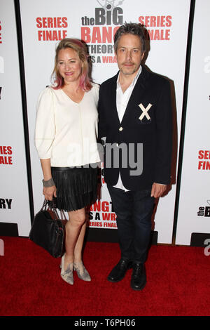 Pasadena, USA. 01 Mai, 2019. John Ross Bowie (r) und Frau Jamie denbo an der Reihe finale Party für CBS ''The Big Bang Theory" im Langham Huntington in Pasadena, CA, 1. Mai 2019 statt. Foto: Richard Chavez/PictureLux Credit: PictureLux/Hollywood Archiv/Alamy leben Nachrichten Stockfoto