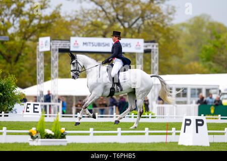 Badminton, Großbritannien. 2. Mai 2019. Platz 4 nach Tag 1 der Dressur. Kitty König. GBR. Vendredi Biats. Dressur. Mitsubishi Motors Badminton Horse Trials. Rolex Grand Slam Event. Horse Trials. Eventing. Badminton. Gloucestershire. Vereinigtes Königreich. GBR. 02.05.2019. Credit: Sport in Bildern/Alamy leben Nachrichten Stockfoto