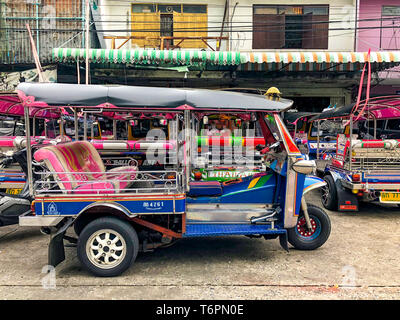 Bangkok, Thailand - 29 Aug, 2018: Thailand Taxi "Tuk Tuk" oder "bin Lor', es hat 3 Räder und fahren in Bangkok, Thailand. Stockfoto