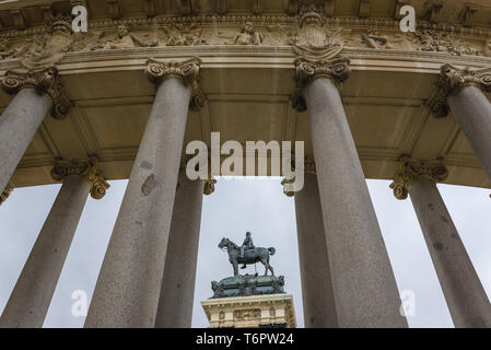 Kolonnaden des Monument Alfonso XII im Parque del Buen Retiro - Retiro Park in Madrid, Spanien Stockfoto