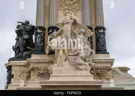 Allegorie der Fortschritt auf einem Sockel aus Monument Alfonso XII im Parque del Buen Retiro - Retiro Park in Madrid, Spanien Stockfoto