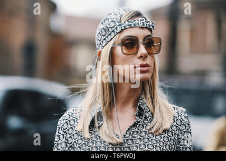 Mailand, Italien - 23. Februar 2019: Street Style - Blick vor einer Modenschau in Mailand auf der Modewoche - MFWFW 19. Stockfoto