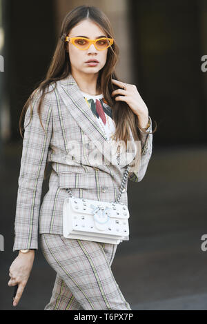 Mailand, Italien - 24. Februar 2019: Street Style Outfit vor einer Modenschau in Mailand auf der Modewoche - MFWFW 19. Stockfoto