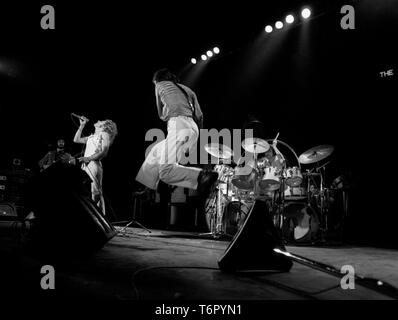 ROTTERDAM, Niederlande - 27. Oktober: Die, die live auf der Bühne im Ahoy in Rotterdam, Niederlande, am 27. Oktober 1975 L-R Roger Daltrey, Pete Townshend und Keith Moon (Foto von Gijsbert Hanekroot) Stockfoto