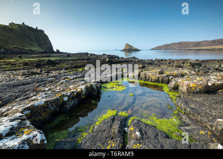 Tulm Bucht im Norden der Trotternish Halbinsel auf der Isle of Skye Stockfoto