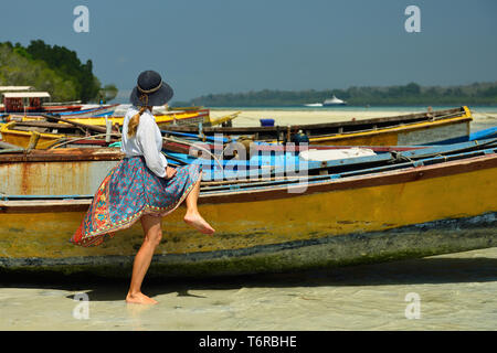 Touristen am Strand nr1 auf Havelock Island, Andaman und Nicobar Inseln, Indien Stockfoto