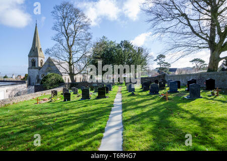 Gorsedd, Großbritannien - Mar 25, 2019: Die hohe gotische Pfarrkirche St. Paul, in der North Wales Dorf Gorsedd. Durch den Architekten Thomas Henry Wy konzipiert Stockfoto