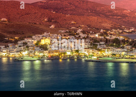 Gavrio Hafen der Insel Andros in Griechenland. Stockfoto