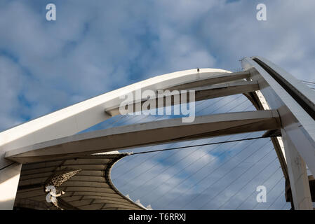 Die elegante und inspirierende Moses Mabhida Stadion in Durban, Südafrika. Das Stadion wurde von Architekt Gerhard le Roux konzipiert. Stockfoto