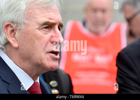 John McDonnell MP (Arbeit: Hayes und Harlington) Schatzkanzler in Trafalgar Square, Maifeiertag (1. Mai 2019) Stockfoto