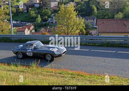 MARCHAMPT, Frankreich, 1. Mai 2019: Tour de France Automobile, 1899 geboren, war eine einzigartige Veranstaltung, mit einem Mix aus Open road, klassische Rennstrecke und bergauf. Stockfoto