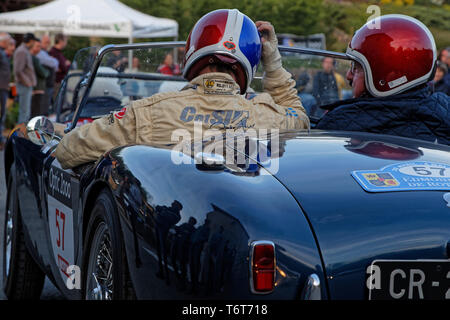 MARCHAMPT, Frankreich, 1. Mai 2019: Tour de France Automobile, 1899 geboren, war eine einzigartige Veranstaltung, mit einem Mix aus Open road, klassische Rennstrecke und bergauf. Stockfoto