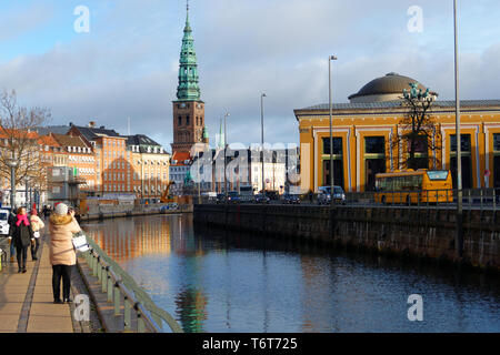 Gebäude und Canal, Nyhavn, Kopenhagen, Dänemark, Skandinavien, Europa Stockfoto
