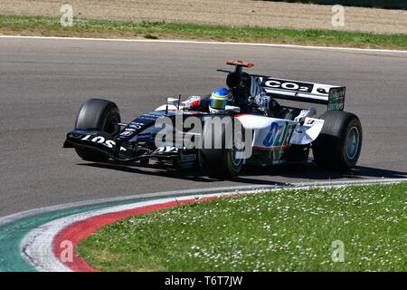Imola, 27. April 2019: Historische 2000 s Minardi F1 Modell PS 05 angetrieben durch unbekannte in Aktion bei Minardi historischer Tag 2019 in Imola Stockfoto