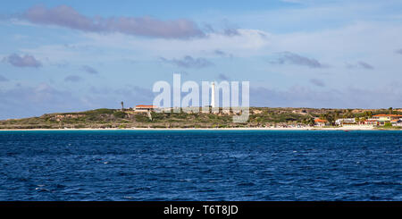 Panoramablick vom Meer von Kalifornien Leuchtturm auf Aruba Stockfoto