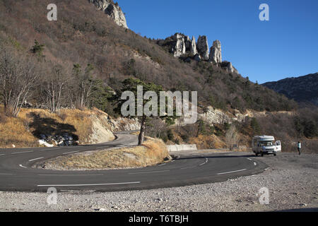 Haarnadelkurve auf der Straße zum Col de Rousset Parc Naturel Regional du Vercors Frankreich Stockfoto