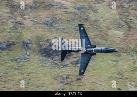 RAF Valley Hawk T2 durch die Machloop Stockfoto