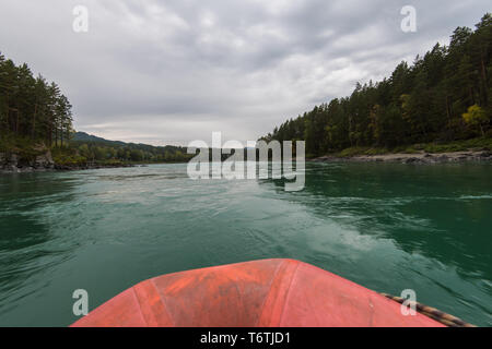 Rafting und Bootsfahrten auf dem Fluss Katun Stockfoto