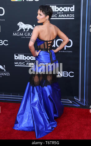 Mai 1, 2019 - Las Vegas, NV, USA - 01. Mai 2019 - Las Vegas, NV-Halsey. 2019 Billboard Music Awards im MGM Grand Garden Arena, Ankünfte. Photo Credit: Mjt/AdMedia (Credit Bild: © Wes Eddy/AdMedia über ZUMA Draht) Stockfoto