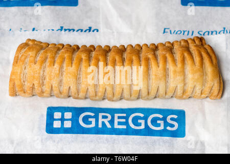 Greggs vegane Wurst rollen in einer Geschäftsstelle in Warwick, Warwickshire, Großbritannien am 2. Mai 2019. Stockfoto