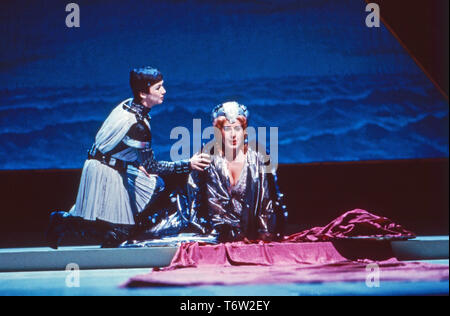 Julius Cäsar, aka Giulio Cesare, Oper von Georg Friedrich Händel in einer Aufführung im Theater an der Wien, Österreich 1985, Mitwirkende: Ann Murray, Mirjana Lipovsek Stockfoto