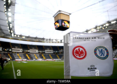 Einen allgemeinen Überblick über eine Ecke Flagge auf dem Platz vor der UEFA Europa League Halbfinale, hinspiel Match am Frankfurter Stadion, Frankfurt. Stockfoto