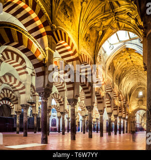 Innenansicht der Moschee-Kathedrale von Córdoba, Spanien April​ 25, 2019 Stockfoto
