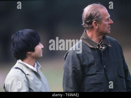 Herzog von Edinburgh zu erklären, Kronprinz Naruhito von Japan, wie Sie arbeiten, auf die Erhaltung der Balmoral Castle Estate, Schottland Stockfoto