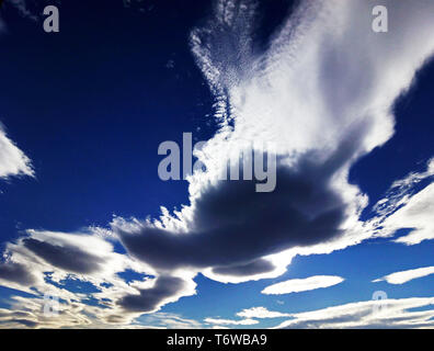 Schöne Formen und Farben der Wolken Stockfoto