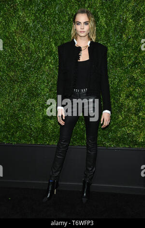 Cara Delevingne kommt für die 14. jährlichen Tribeca Film Festival Künstler Dinner von Chanel an Balthazar Restaurant am 29. April 2019 in New Yor Stockfoto