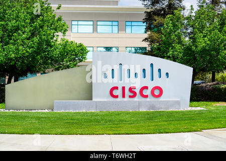 April 27, 2019 San Jose/CA/USA - CISCO Zeichen vor der Hauptsitz im Silicon Valley, San Francisco Bay Area. Stockfoto