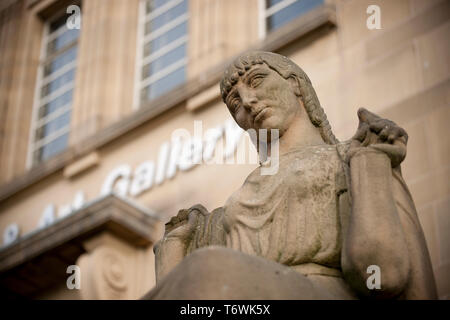 Huddersfield, West Yorkshire, Großbritannien, Oktober 2013, Huddersfield Library und Kunst Galerie Stockfoto