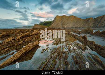 Sakoneta Strand, geopark an Deba in Gipuzkoa, Spanien Stockfoto