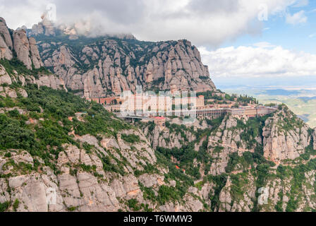 Santa Maria de Montserrat Abbey in Monistrol de Montserrat, Katalonien, Spanien. Berühmt für die Jungfrau von Montserrat. Stockfoto