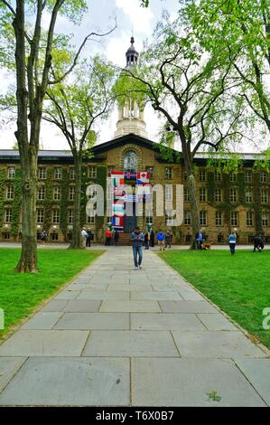 PRINCETON, NJ-28 APRIL 2019 - Blick auf die jährlichen Communiversity Festival, in der Stadt und das Kleid von Princeton, NJ, für einen Tag im Freien perfo Stockfoto