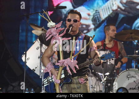 Deutsche Sänger Andreas Gabalier auf Tour, Freiburg, 2018 Stockfoto