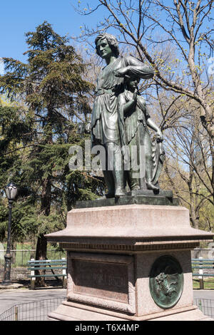 Statue von Albert Bertel Thorvaldsen, 96th Street und 5th Avenue, zum Central Park, NYC, USA Stockfoto