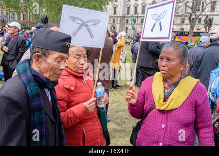 Britische Armee Gurkha Veteranen Rallye im Parlament Platz protestieren gegen Ungleichheit in ihrer Armee Renten und Rechte. London, Großbritannien Stockfoto