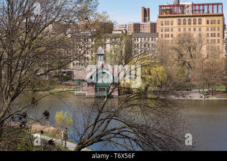 Das Harlem Meer ist ein kleines Gewässer am nördlichen Rand des Central Park in New York City, USA Stockfoto