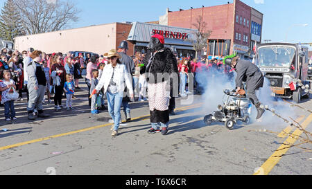 Keystone Cops Anzeige ihre Mätzchen während der 2019 Dyngus Day Parade in der polonia Nachbarschaft von Buffalo, New York, USA. Stockfoto